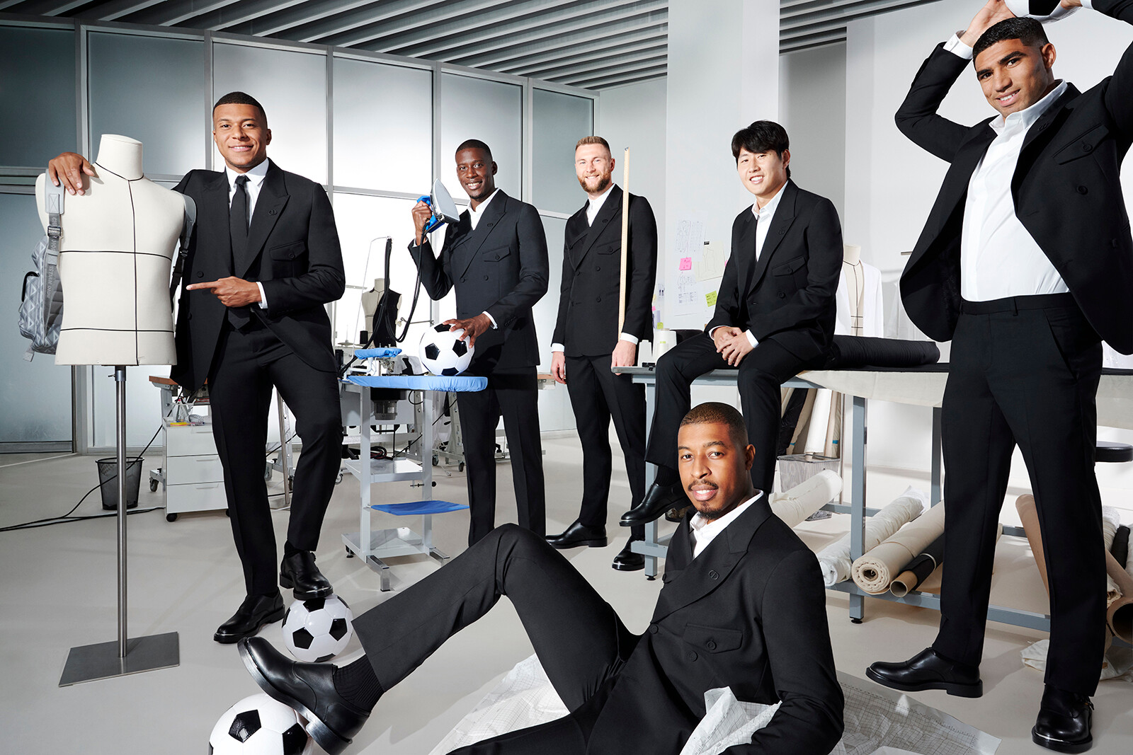 Dior выпустил новую коллекцию костюмов для футбольного клуба ПСЖ